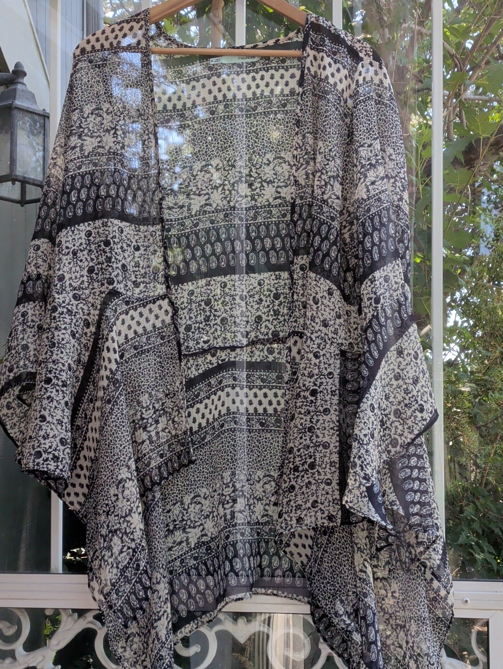 Maurices Black‎ and White Floral Sheer Kimono
